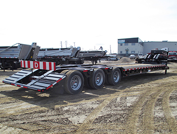 55 ton hydraulic removable neck lowboys available to rent.