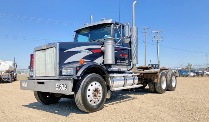 2001 Western Star 4964FX Tandem Truck - Hayworth Equipment Sales