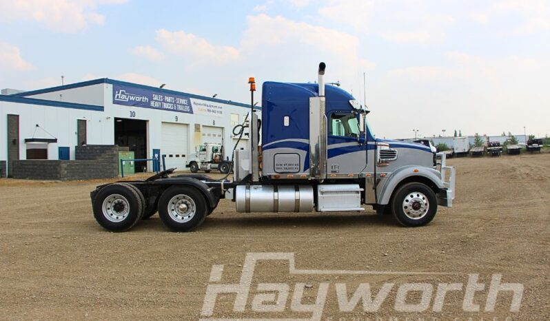 2019 Freightliner Coronado 122SD full