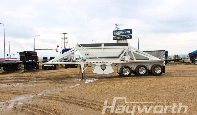 2027 Loadline Tridem Cross Clam full