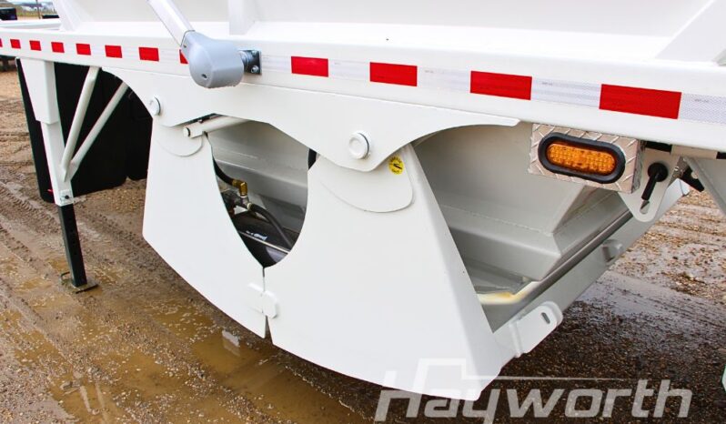 2027 Loadline Tridem Cross Clam full