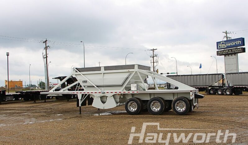 2027 Loadline Tridem Cross Clam full