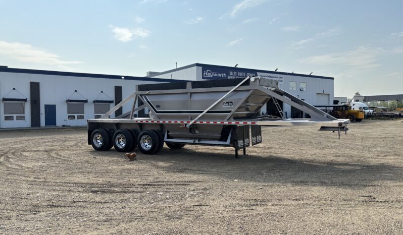 2026 Loadline Tridem Windrow Clamshell full