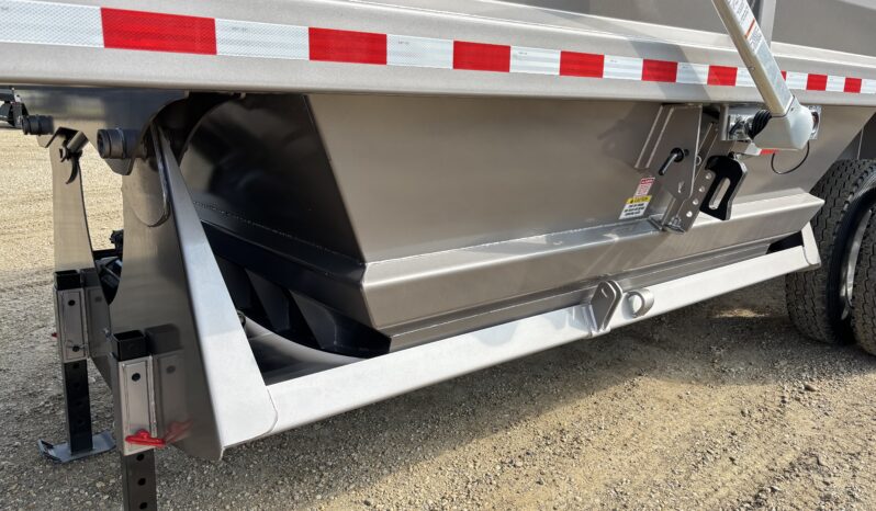 2026 Loadline Tridem Windrow Clamshell full