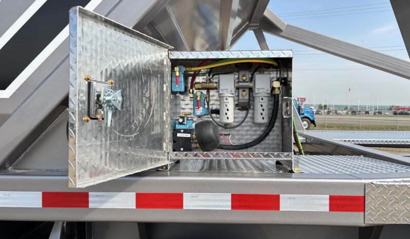 2026 Loadline Tridem Windrow Clamshell full