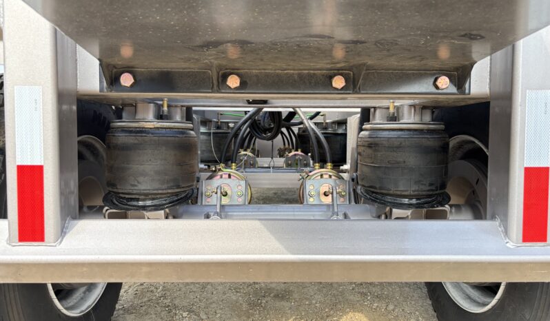 2026 Loadline Tridem Windrow Clamshell full