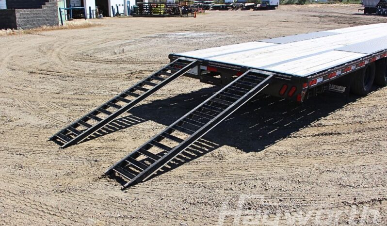 2023 Diamond C Gooseneck Trailer full